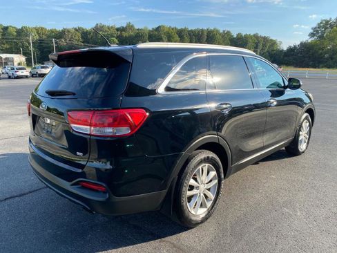 Used 2017 Kia Sorento LX image 6
