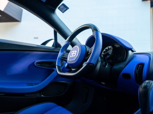 Used 2020 Bugatti Chiron image 29