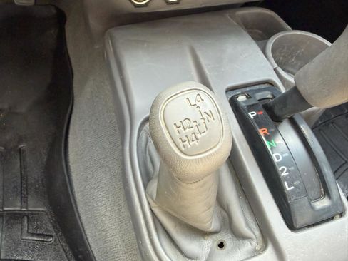 Used 2004 Toyota Tacoma 4x4 Xtracab V6 image 23