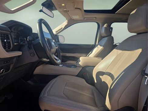 Used 2024 Ford Expedition Limited image 22