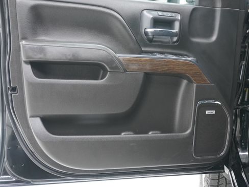 Used 2019 GMC Sierra 2500 Denali w/ Duramax Plus Package AWD/4WD image 11