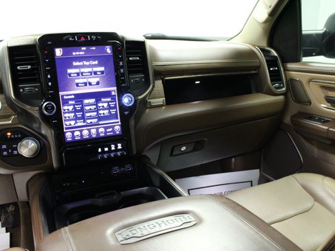 Used 2019 RAM 1500 Limited AWD/4WD image 18
