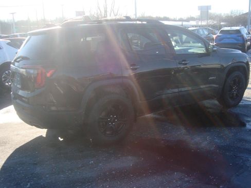 Used 2022 GMC Acadia AT4 w/ Technology Package image 4
