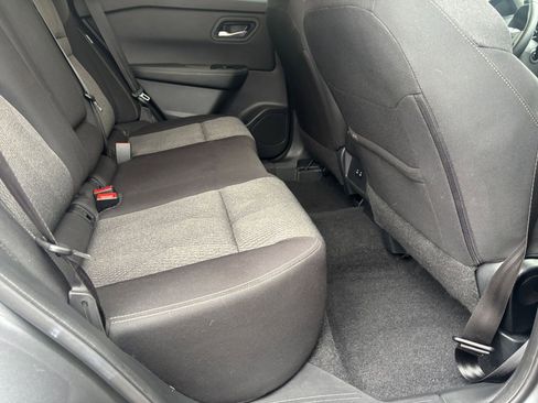 Used 2025 Nissan Rogue SV image 41