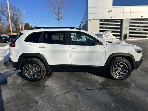 Certified 2022 Jeep Cherokee Trailhawk image 9