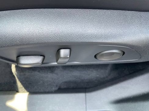 Used 2026 GMC Acadia Elevation w/ Elevation Premium Package FWD image 6