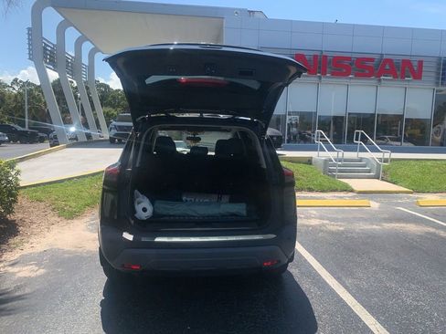 Certified 2021 Nissan Rogue SV w/ Premium Package FWD image 15