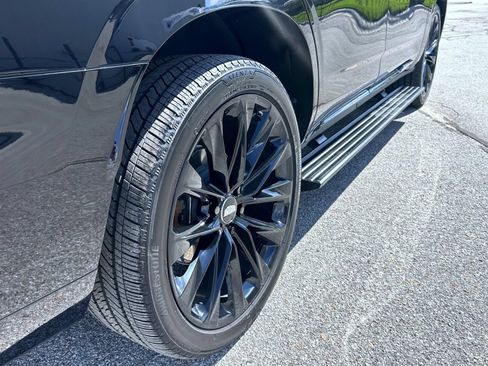 Used 2025 Cadillac Escalade Sport Platinum w/ LPO, ONYX Package AWD/4WD image 12