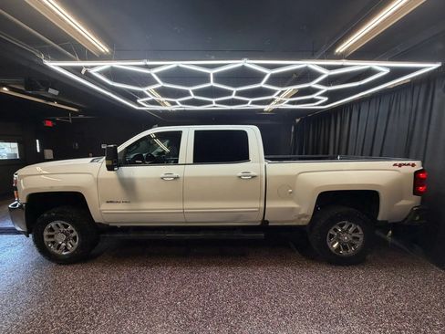 Used 2016 Chevrolet Silverado 2500 LT w/ LT Convenience Package AWD/4WD image 4