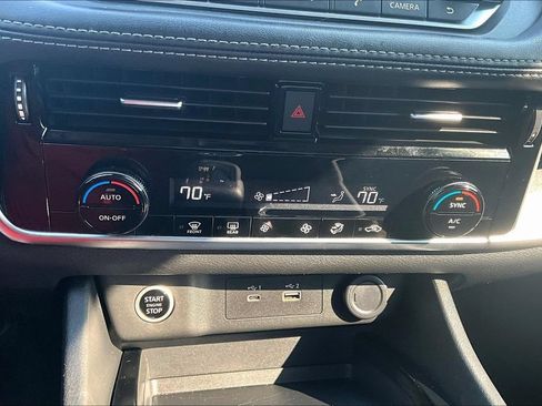 Used 2021 Nissan Rogue SV FWD image 32