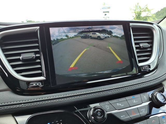 Used 2024 Chrysler Pacifica Touring-L w/ Uconnect Theater Family Group AWD/4WD image 30