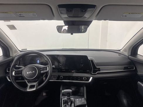 Used 2025 Kia Sportage LX AWD/4WD image 2