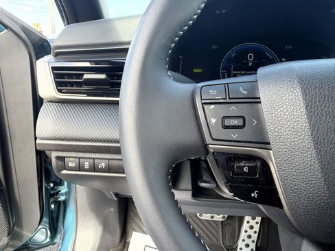 Used 2025 Toyota Camry SE image 21