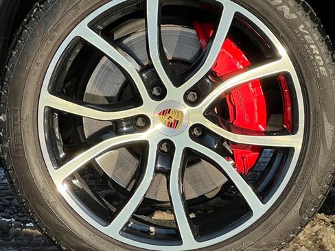 Certified 2021 Porsche Cayenne Coupe image 12