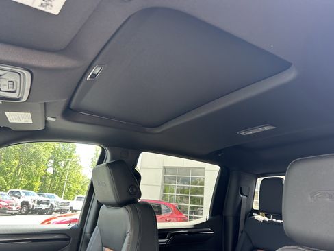 New 2026 GMC Sierra 1500 AT4 w/ AT4 Premium Package AWD/4WD image 18