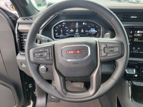Used 2025 GMC Sierra 1500 AT4 w/ AT4 Premium Package AWD/4WD image 17