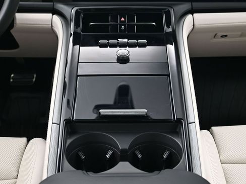 Used 2026 Porsche Panamera image 10