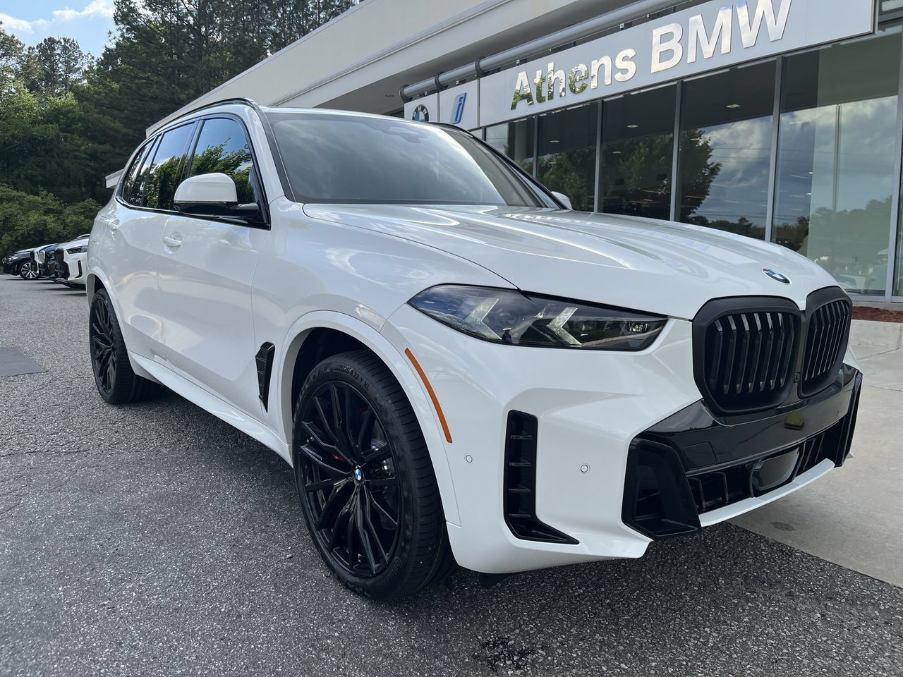 Used 2026 BMW X5 xDrive40i w/ M Sport Package AWD/4WD image 2