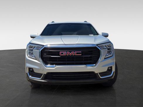 Used 2022 GMC Terrain SLE w/ Driver Convenience Package AWD/4WD image 2