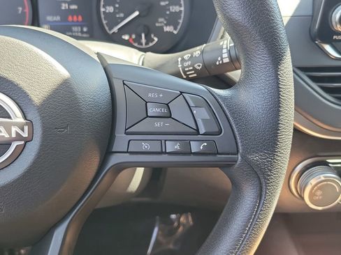 Used 2024 Nissan Altima 2.5 S FWD image 8