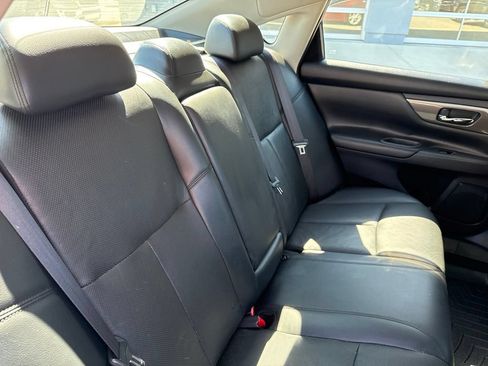 Used 2015 Nissan Altima 2.5 SL w/ Technology Package FWD image 45