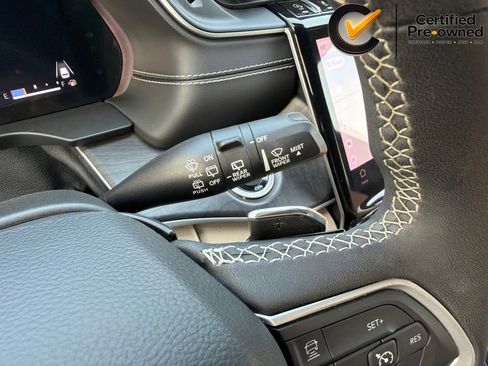 Certified 2023 Jeep Grand Cherokee Limited w/ Black Appearance Package AWD/4WD image 64