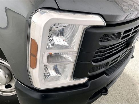 Used 2025 Ford F250 XL RWD image 12