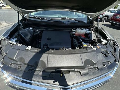 Used 2020 Chevrolet Traverse LT FWD image 27