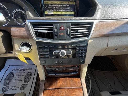 Used 2011 Mercedes-Benz E 350 4MATIC Sedan image 16