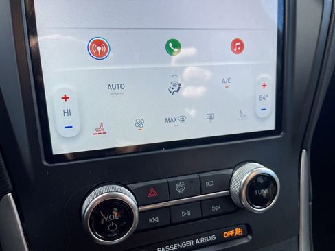 Used 2024 Ford Edge SEL image 11