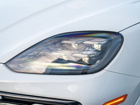 Certified 2026 Porsche Cayenne AWD/4WD image 29