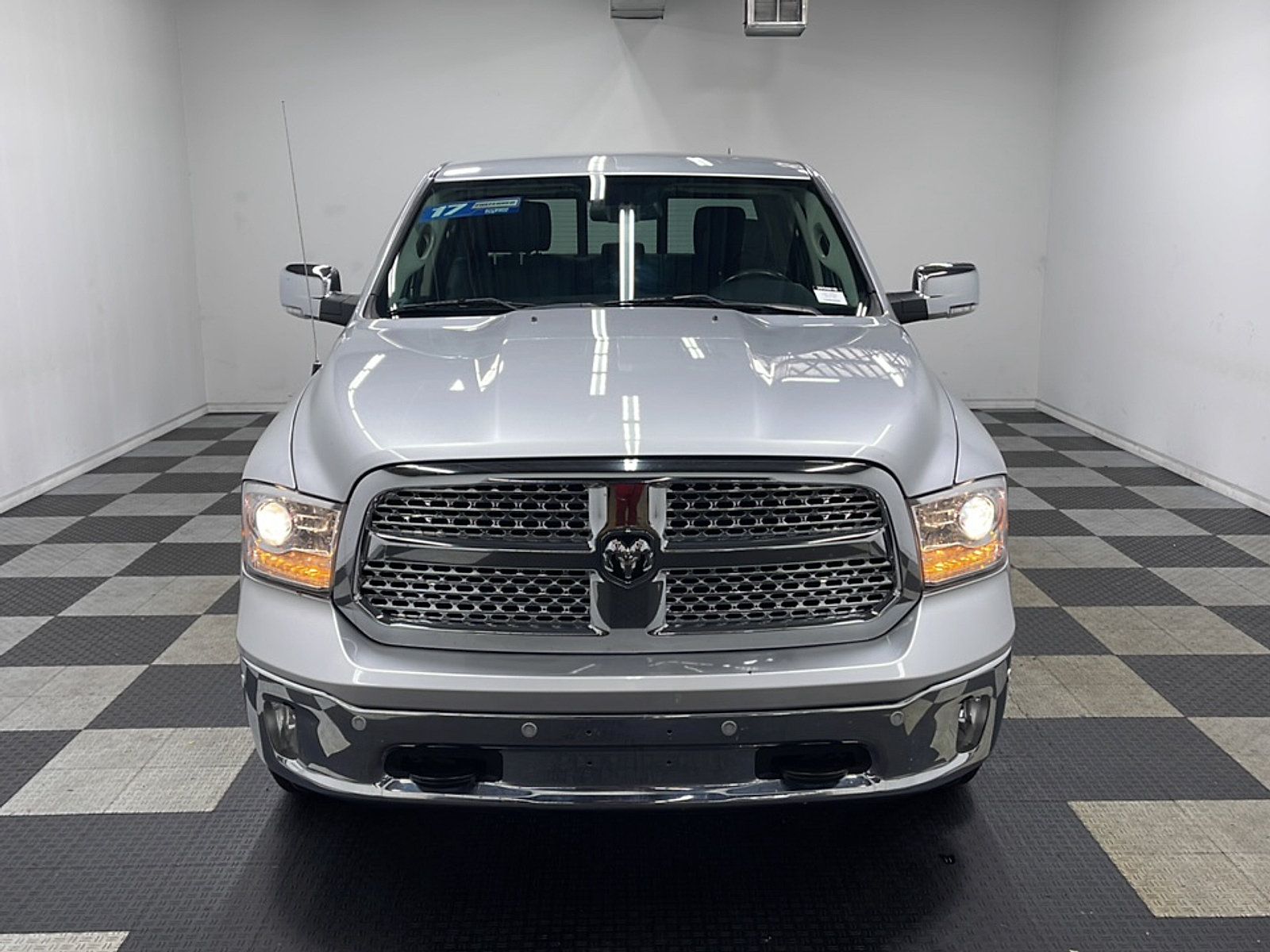 Used 2017 RAM 1500 Laramie w/ Convenience Group AWD/4WD image 25