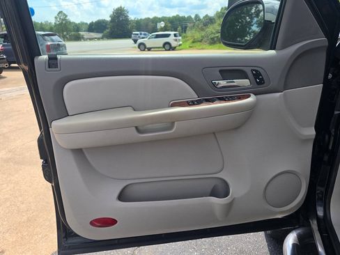 Used 2008 Chevrolet Silverado 2500 LTZ w/ Safety Package AWD/4WD image 15