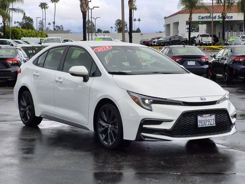 Used 2024 Toyota Corolla SE image 3