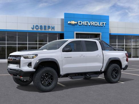 New 2026 Chevrolet Colorado ZR2 w/ Midnight Edition AWD/4WD image 2