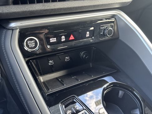 Used 2025 Audi Q5 Premium w/ Convenience Package AWD/4WD image 29