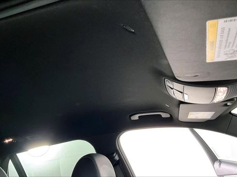 Used 2021 Mercedes-Benz GLC 300 image 13