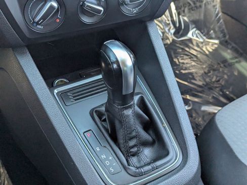 Used 2017 Volkswagen Jetta S image 26