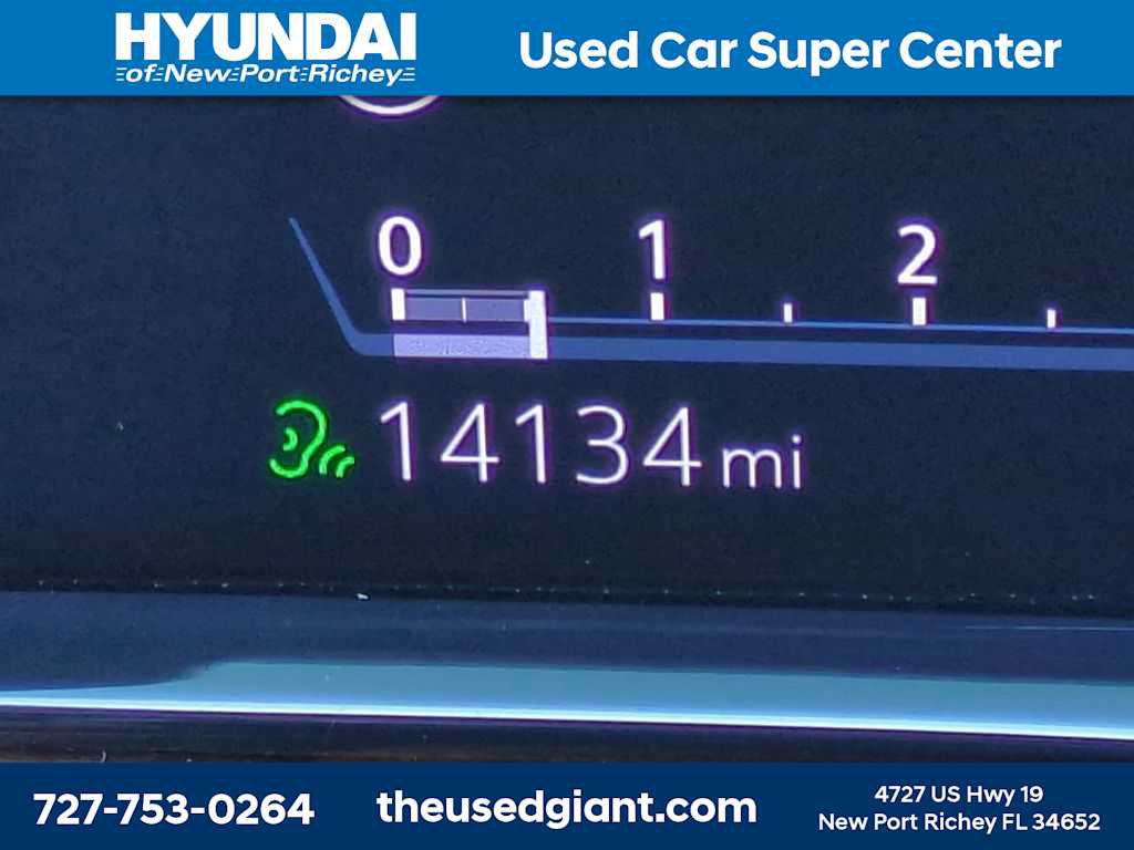 Used 2024 Cadillac Escalade Premium Luxury Platinum w/ Heavy-Duty Trailer Package AWD/4WD image 34
