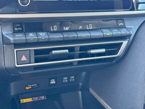 Used 2025 Toyota Camry LE image 16