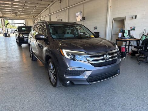Used 2018 Honda Pilot Elite image 2