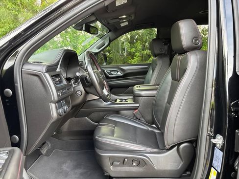 Used 2021 Chevrolet Suburban RST w/ Luxury Package RWD image 14