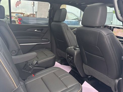 Used 2025 Chevrolet Traverse High Country w/ LPO, Floor Liner Package AWD/4WD image 22