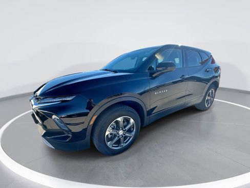 Used 2025 Chevrolet Blazer LT image 1