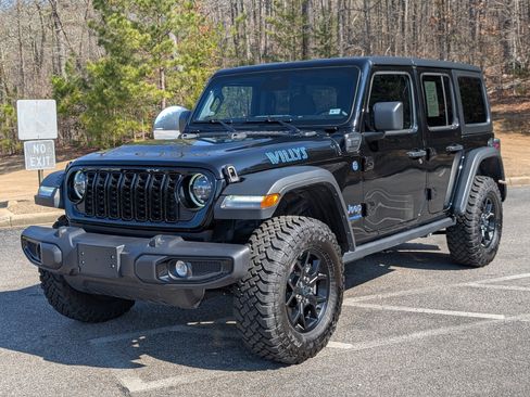 Used 2025 Jeep Wrangler Willys image 5