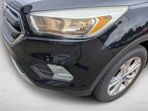 Used 2017 Ford Escape SE FWD image 9