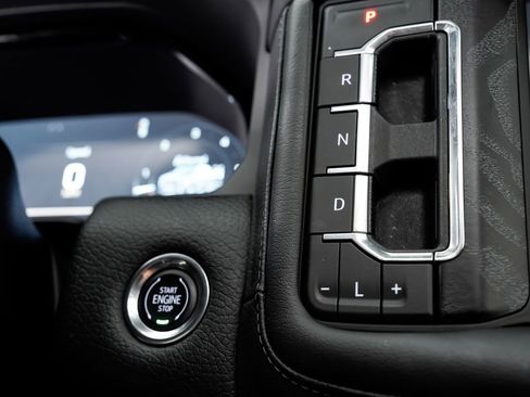 Used 2023 GMC Yukon Denali w/ Denali Reserve Package AWD/4WD image 12