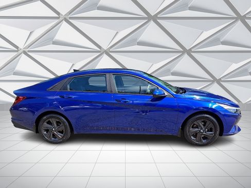 Used 2023 Hyundai Elantra SEL FWD image 12