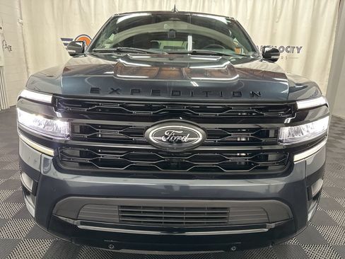 Used 2024 Ford Expedition Limited AWD/4WD image 5