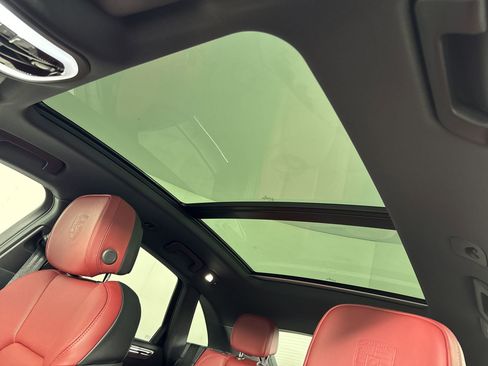 Certified 2025 Porsche Macan image 23